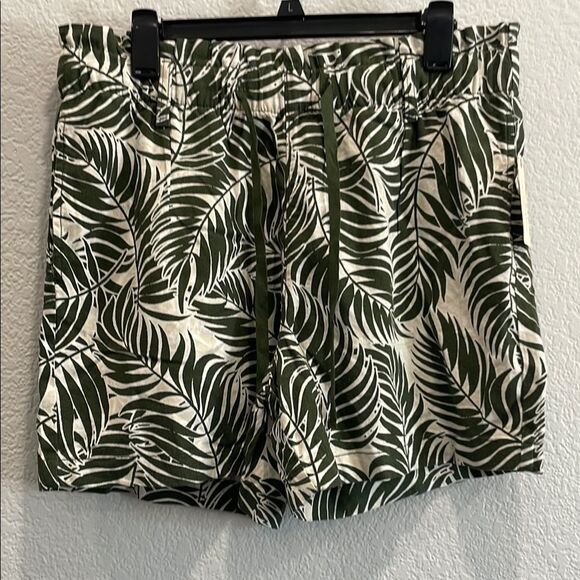 NEW St. John's Bay Green & White Maui Leaf Pull On Linen Blend Shorts Large - Picture 1 of 9